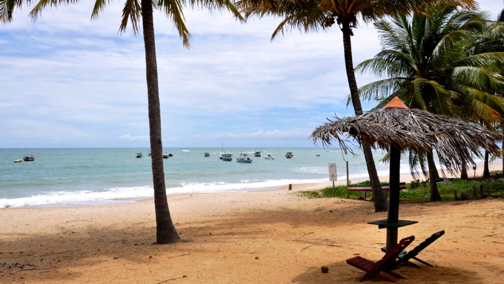 Na Bahia, as três praias que conquistaram a edição 2021 do selo Bandeira Azul, certificação internacional concedida anualmente pela organização