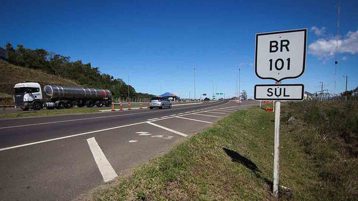 O grupo CCR venceu nesta sexta-feira (29) o leilão de concessão de 625,8 quilômetros das rodovias BR-101 (Rio-Santos) e BR-116 (Presidente