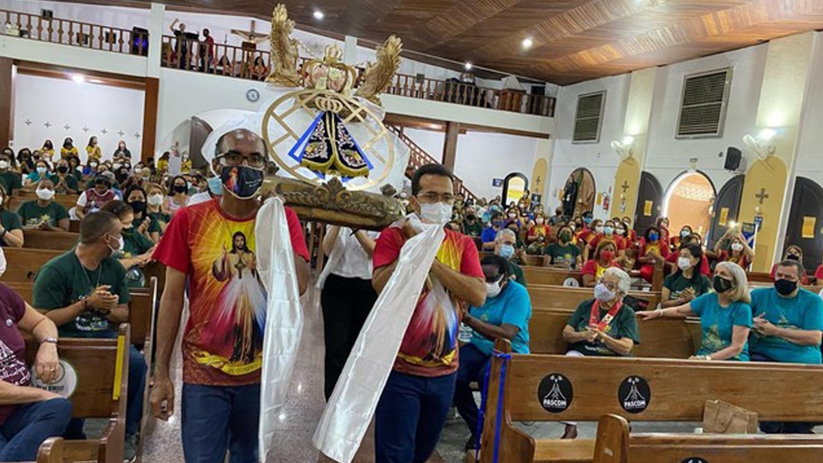 Nesta terça-feira (12) devotos de Nossa Senhora Aparecida, a Padroeira do Brasil, vão marcar presença em mais um tradicional festejo católico na Bahia. As homenagens serão realizadas pela Arquidiocese de Salvador nas paróquias do Imbuí, em Salvador e também em Itinga, em Lauro de Freitas.