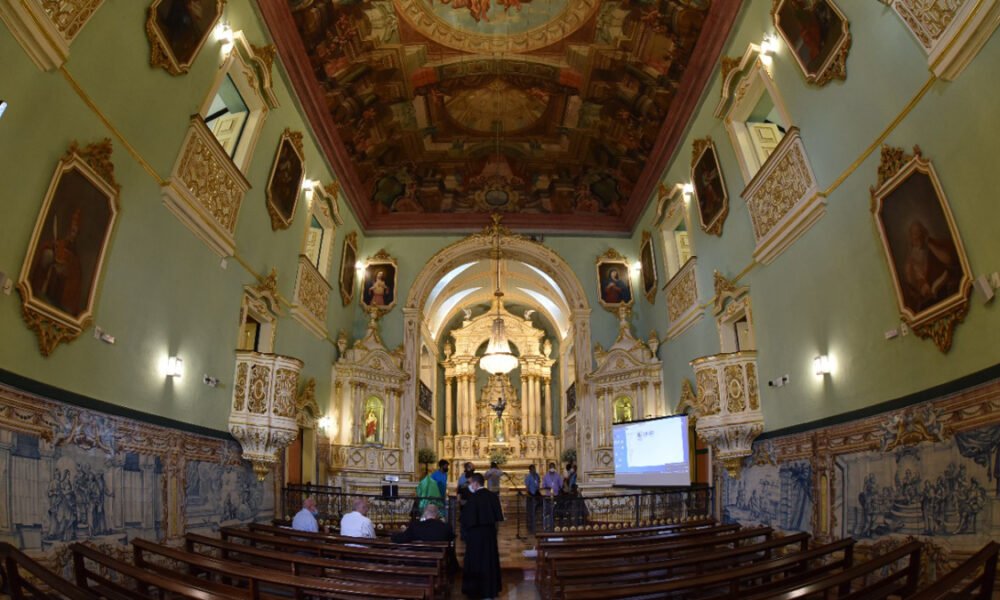 Um dos templos religiosos mais antigos da Bahia, a igreja de Nossa Senhora da Saúde e Glória, localizada na Praça Severino Ribeiro, no bairro