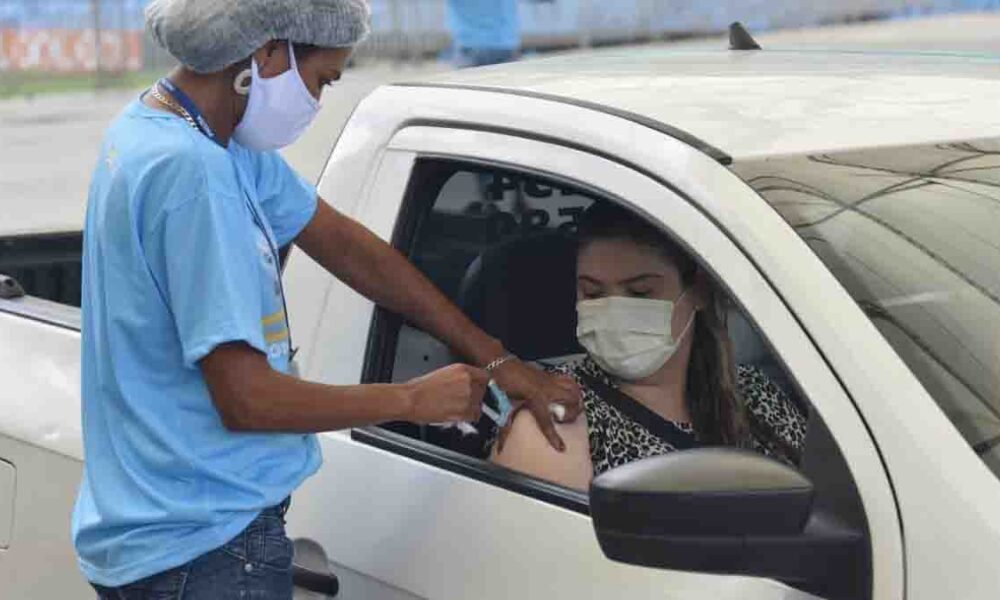 A Prefeitura de Salvador aplica a 1ª, 2ª e 3ª doses da vacina contra a Covid-19 nesta quarta-feira (24), das 8h às 16h. Todos deverão estar com os
