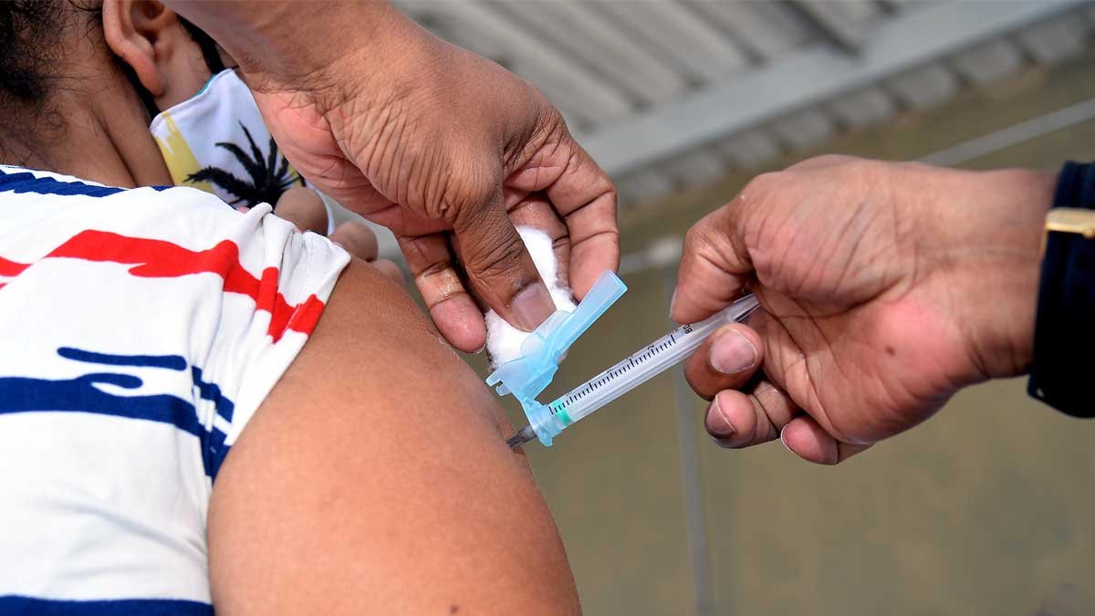 contra a gripe em Salvador, a Secretaria Municipal da Saúde (SMS) promove, nesta quarta-feira (3), a aplicação das doses na Estação da Lapa.