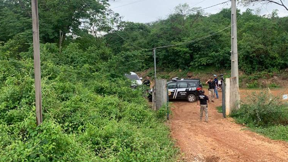 Uma mulher, de 21 anos, e duas crianças foram libertadas por policias da Delegacia Especial de Atendimento à Mulher (Deam) de Vitória da