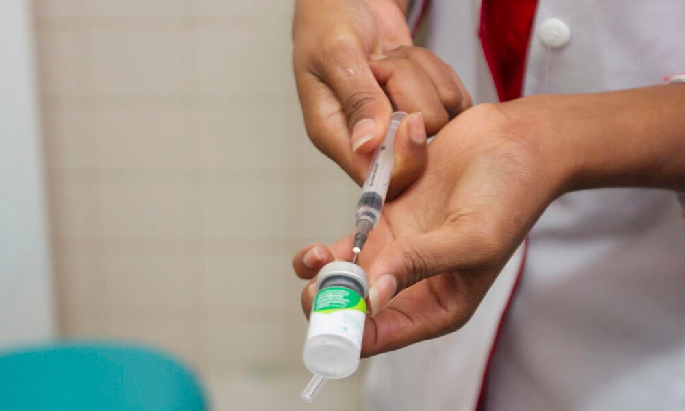 Em função da detecção de quatro casos positivos para Influenza A H3N2, a Vigilância Epidemiológica Estadual emitiu, nesta quarta-feira (1º), um