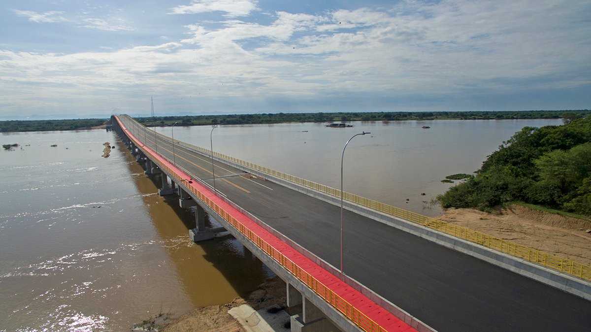 Com seus mais de mil metros de extensão sobre o Rio São Francisco, a Ponte Barra - Xique-Xique foi inaugurada nesta sexta-feira (3), 