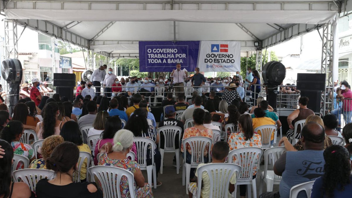 Em visita a Antônio Gonçalves, nesta quarta-feira (1º), o governador Rui Costa entregou a recuperação de 63 quilômetros da rodovia BA-131,