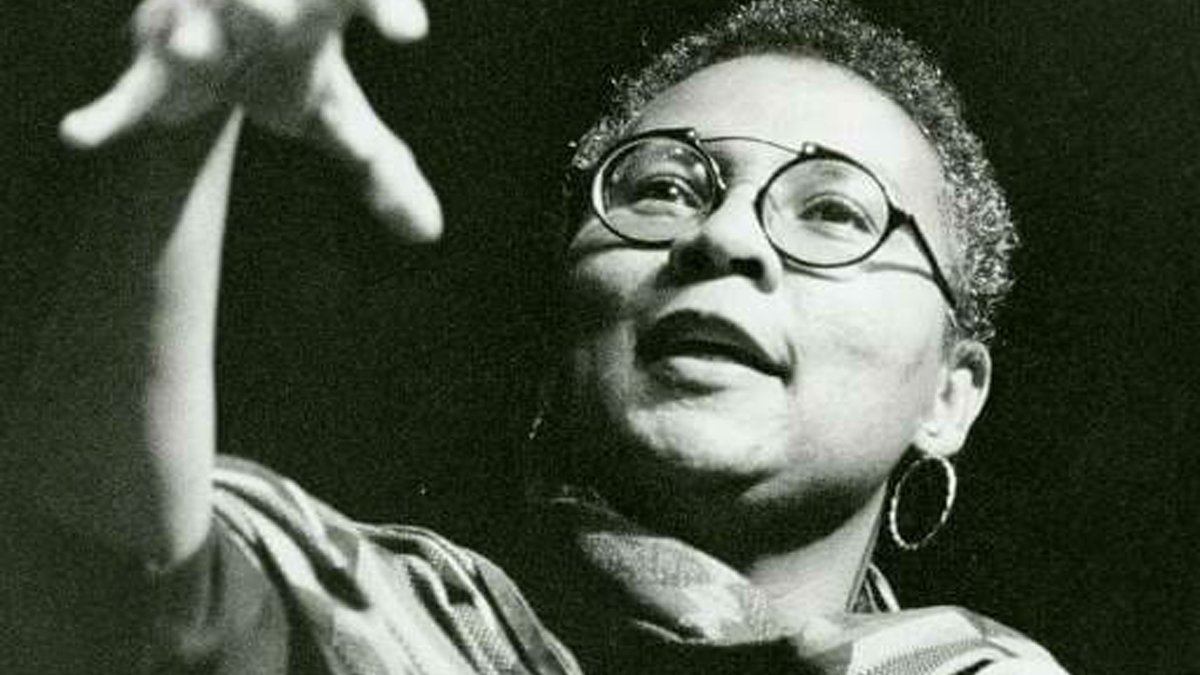 A escritora e ativista do feminismo negro bell hooks morreu, nesta quarta-feira (15), aos 69 anos. A informação foi divulgada, em comunicado à imprensa, por familiares da autora americana, que ganhou notoriedade internacional