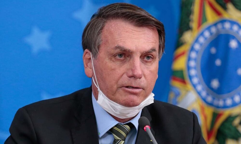 A Justiça de São Paulo determinou o bloqueio de R$ 87 mil em contas do ex-presidente Jair Bolsonaro pelo não pagamento de multas durante a pa