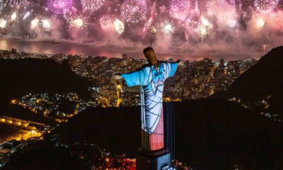 O prefeito da cidade do Rio de Janeiro, Eduardo Paes, utilizou sua conta no Twitter, na manhã deste sábado (4), para anunciar que a festa de réveillon