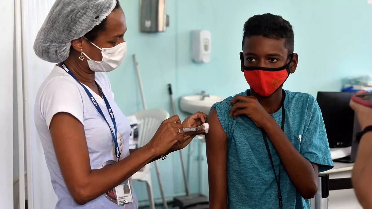A estratégia de vacinação em Salvador nesta quinta-feira (26) continua apenas para as pessoas residentes em Salvador com o nome na lista no