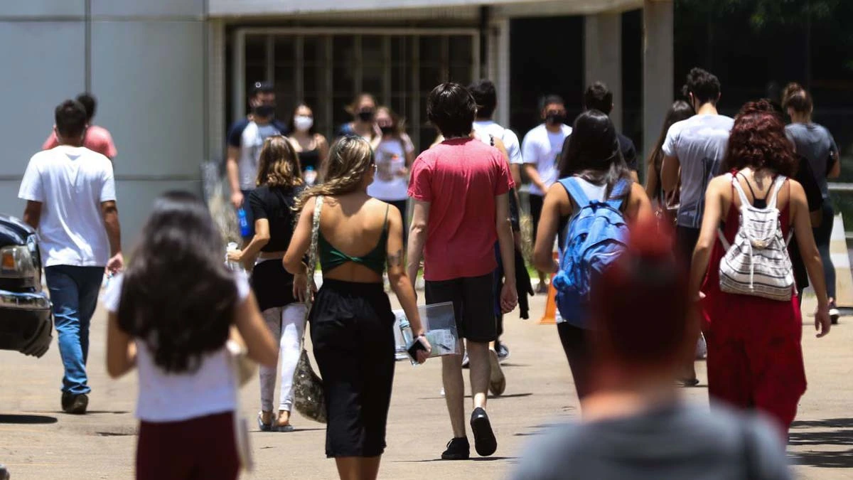 O Instituto Nacional de Estudos e Pesquisas Educacionais Anísio Teixeira (Inep) divulgou na sexta-feira (21) as datas dos exames e avaliações que serão realizados em 2022. O Exame Nacional do Ensino Médio (Enem) será aplicado em novembro. O cronograma consta no Diário Oficial da União (DOU) desta sexta-feira (21).