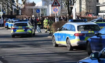 Um atirador morreu depois de ferir várias pessoas com uma arma longa em uma sala de aula na cidade universitária de Heidelberg, informou a polícia