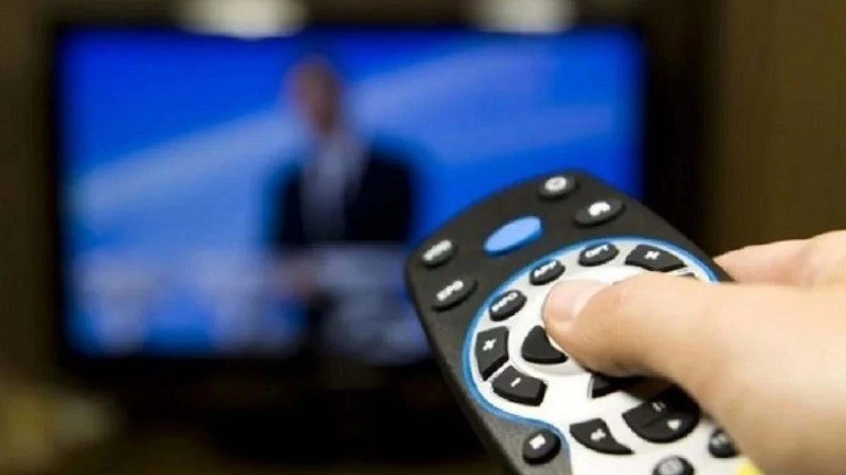 A propaganda eleitoral gratuita no rádio e na TV, no segundo turno, começa nesta sexta-feira (7). Ela será veiculada nas emissoras que operam em VHF e UHF, bem como nos canais de TV por assinatura administrados pelo Senado, a Câmara dos Deputados, as assembleias legislativas, a Câmara Legislativa do Distrito Federal e as câmaras municipais.