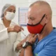 voltados para quem possui cartão SUS de Salvador (no caso da gripe) e para quem está com nome na lista no site da SMS (no caso da vacinação