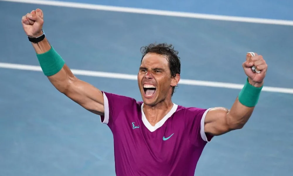 Por dois sets, Rafael Nadal ficou atrás de um adversário 10 anos mais novo que construiu uma fortaleza atrás da linha de base e o superou