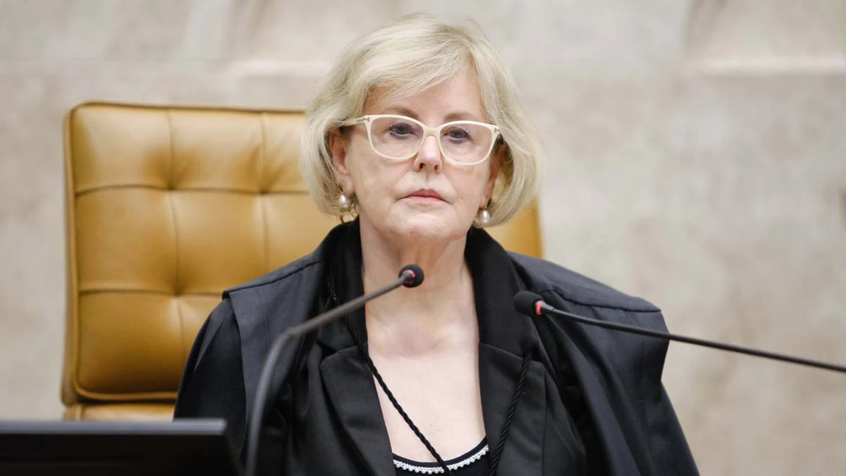 A ministra do Supremo Tribunal Federal (STF), Rosa Weber, deu cinco dias para o secretário Hélio Angotti Neto, do Ministério da Saúde, e o ministro Marcelo Queiroga prestarem informações sobre uma nota técnica que ataca vacinas contra a Covid-19.