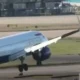 Um vídeo que viralizou nas redes sociais, mostrou um avião balançando durante o pouso devido aos fortes ventos em Londres. O voo 1307 da British Airways fez a rota de Aberdeen para Londres na segunda-feira (1), mas a viagem de 80 minutos teve uma chegada instável.