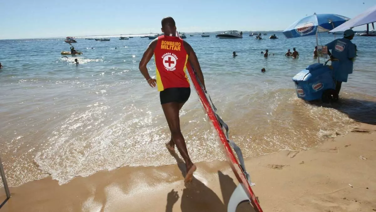 Pessoas com idades entre 12 a 35 anos são as principais vítimas de afogamentos nas praias da capital baiana e da região metropolitana.