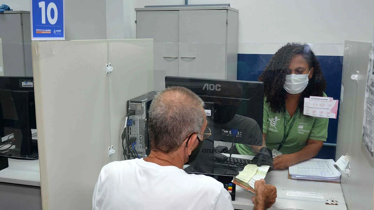 Após dois anos, a Secretaria Geral de Articulação Comunitária e Prefeituras-Bairro (SACPB) e a Coelba retomam a parceria para atendimentos em três unidades das Prefeituras-Bairro. Itapuã, Cidade Baixa e Cabula já estão oferecendo serviços para emissão de segunda via de conta, troca de lâmpada e Tarifa Social.