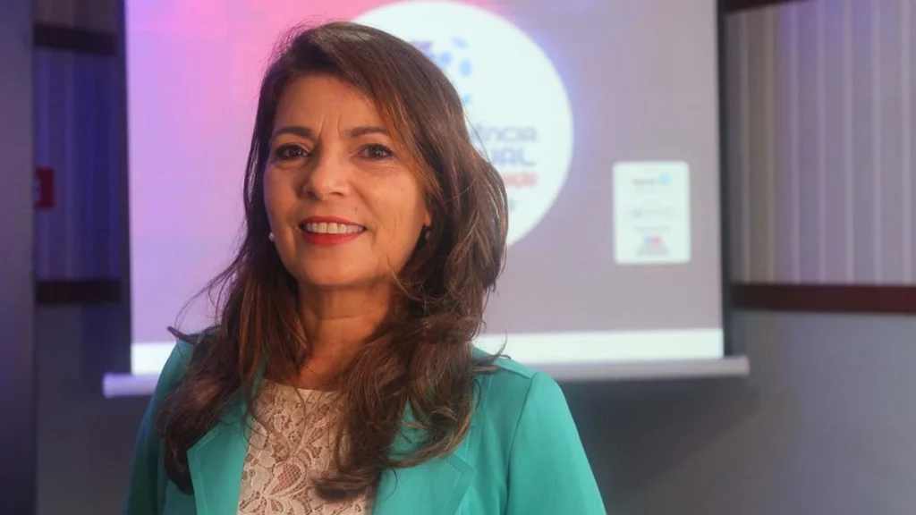 A médica Adélia Pinheiro será a nova secretária de Saúde do Estado da Bahia. Ela substitui Tereza Paim, neonatologista que ocupava o cargo, interinamente, desde agosto de 2021.