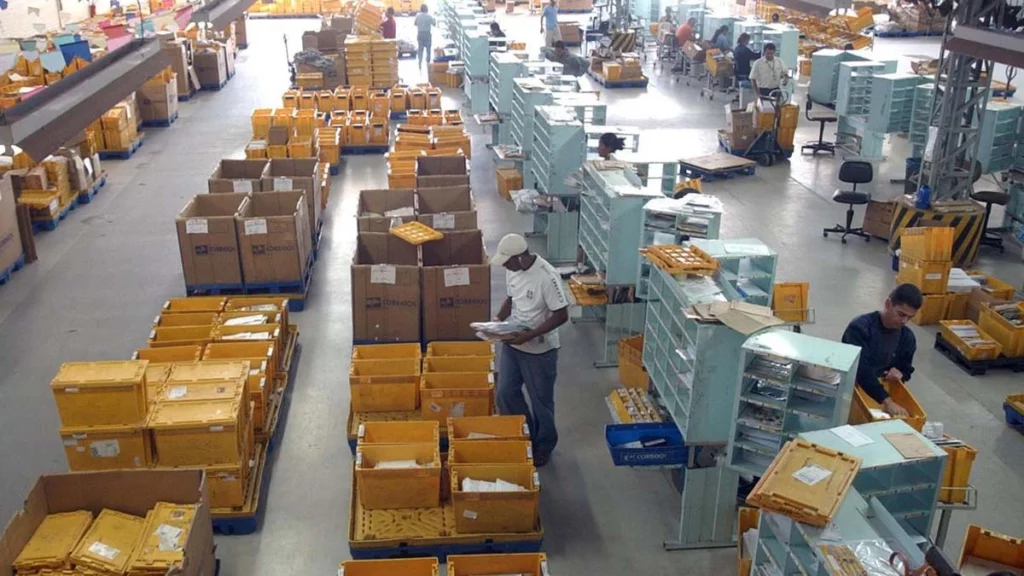 A partir desta quinta-feira (1º), os remetentes de encomendas nacionais transportadas pelos Correios deverão informar, no pacote, seus CPF, CNPJ ou, caso não sejam brasileiros e não possuam tais documentos, o número do passaporte.