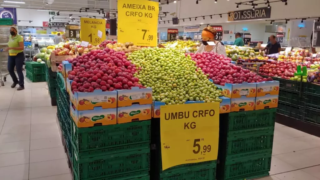 Da Caatinga baiana para todo o Brasil, o umbu in natura, cultivado por agricultores familiares da Cooperativa Agropecuária Familiar de Canudos,