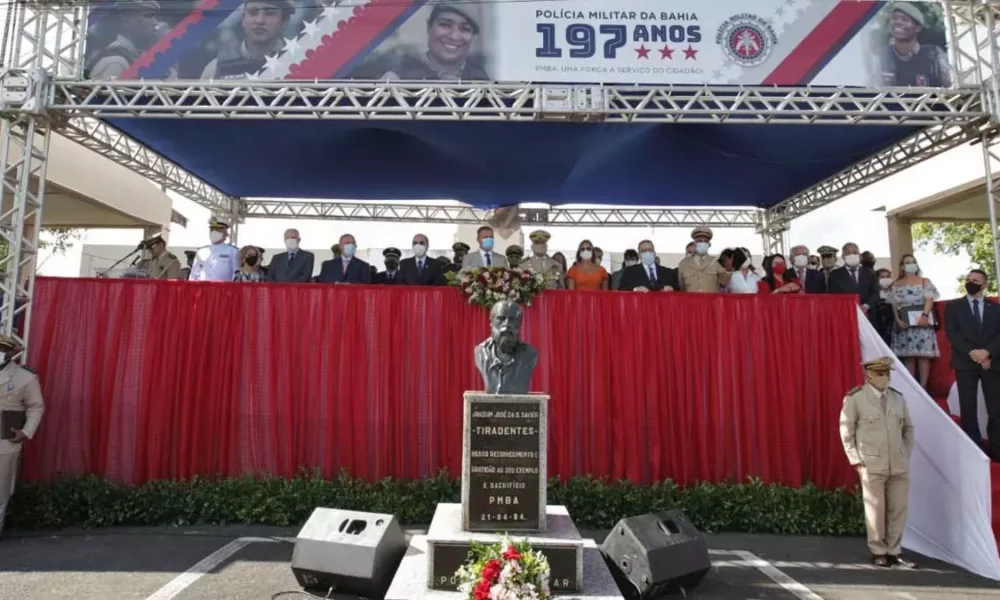 Uma cerimônia cívico-militar marca o aniversário da Polícia Militar da Bahia, que completa 197 anos nesta quinta-feira (17/02). Durante a solenidade, na