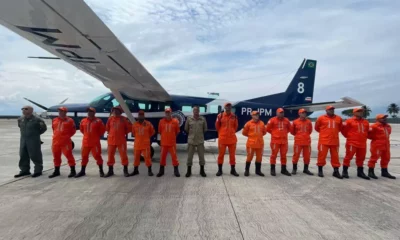 Desembarcaram no Rio de Janeiro, no início da tarde deste sábado (19), os 12 bombeiros militares baianos que vão atuar em apoio aos bombeiros