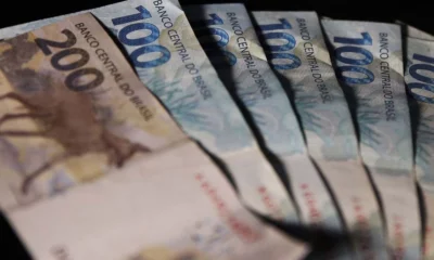 O Banco Central (BC) começa a receber a partir desta segunda-feira (7) depósitos voluntários de instituições financeiras, mediante remuneração. Os depósitos serão usados para fins de política monetária, funcionando como uma alternativa às operações compromissadas (títulos públicos).