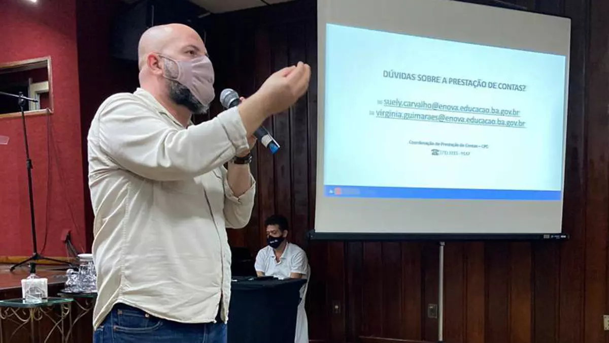 definição do currículo e das políticas para todas as modalidades educacionais das escolas estaduais, tem novo titular, o professor Manoel Calazans