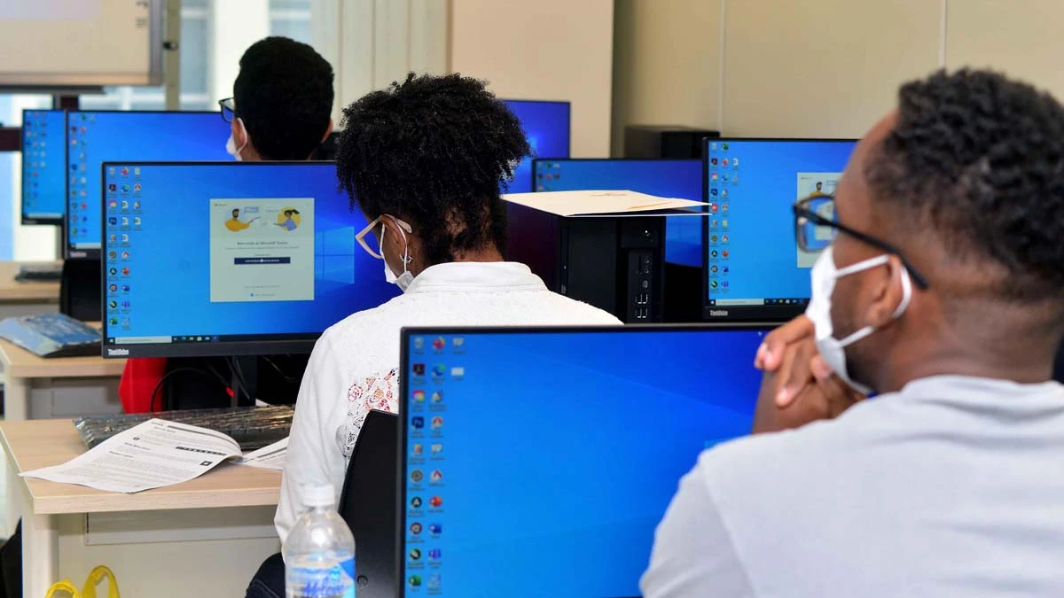 Estão abertas as inscrições para mil vagas do curso de Qualificação Empreendedora, do Programa Empreenda Salvador. O projeto é uma parceria da Secretaria Municipal de Desenvolvimento Econômico, Emprego e Renda (Semdec) e o Instituto Federal de Educação, Ciência e Tecnologia da Bahia (Ifba).