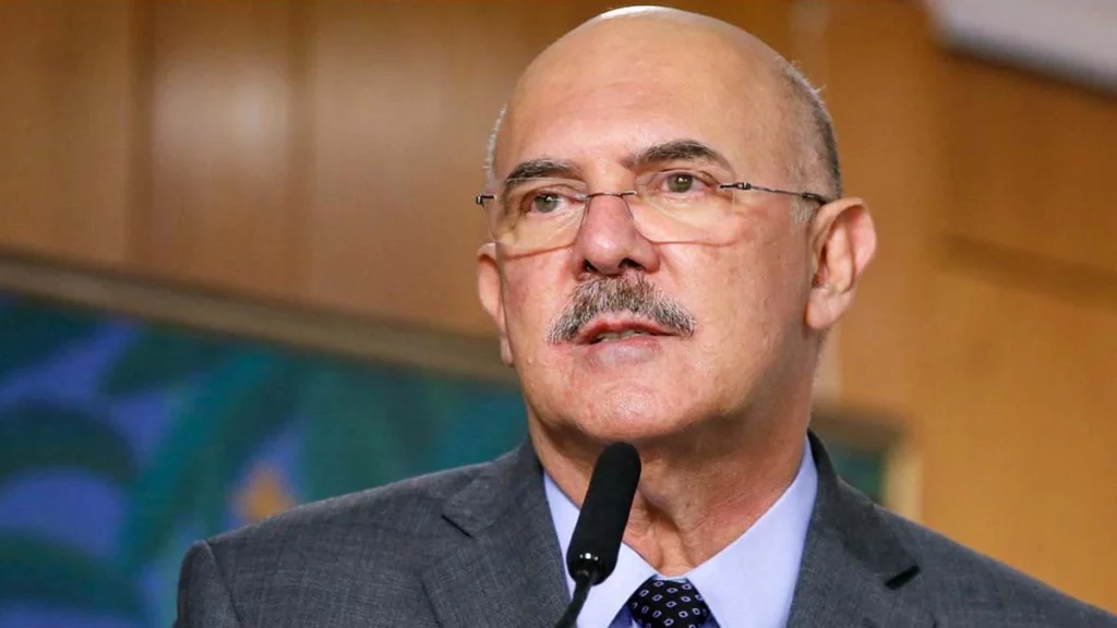O ministro da Educação, Milton Ribeiro, pediu exoneração nesta segunda-feira (28) ao presidente Jair Bolsonaro (PL), após caso de um suposto favorecimento de pastores na distribuição de verbas do ministério vir à tona.