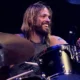 Taylor Hawkins, baterista da banda Foo Fighters, morreu aos 50 anos, anunciou a banda. O músico foi encontrado sem vida nesta