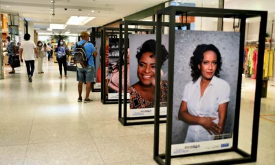 Profissionais de saúde da Prefeitura de Salvador são personagens da exposição fotográfica “Março Mulher – Saúde para Todas as Mulheres!”, aberta à visitação gratuita até o próximo dia 4 de abril, no 3º piso do Shopping da Bahia. A mostra retrata 12 mulheres que trabalham na área da saúde em diferentes funções, como homenagem ao gênero, no mês que se celebra o Dia Internacional da Mulher.