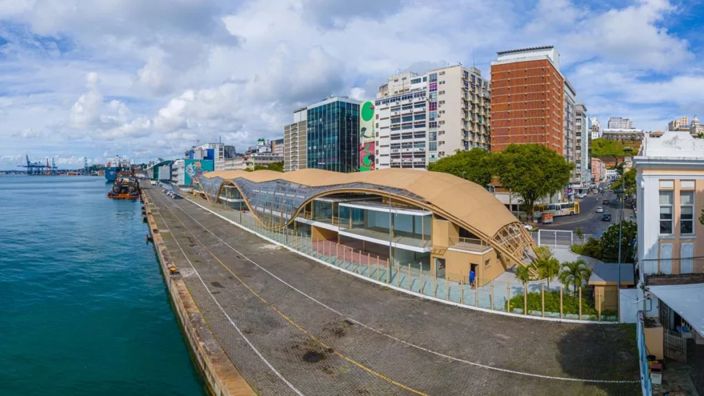 Salvador entrega nesta terça-feira (29), no aniversário de 473 da cidade, o Doca 1 – Polo de Economia Criativa, um dos primeiros equipamentos do país que reunirá inovação e cultura.  O espaço está instalado no Comércio.