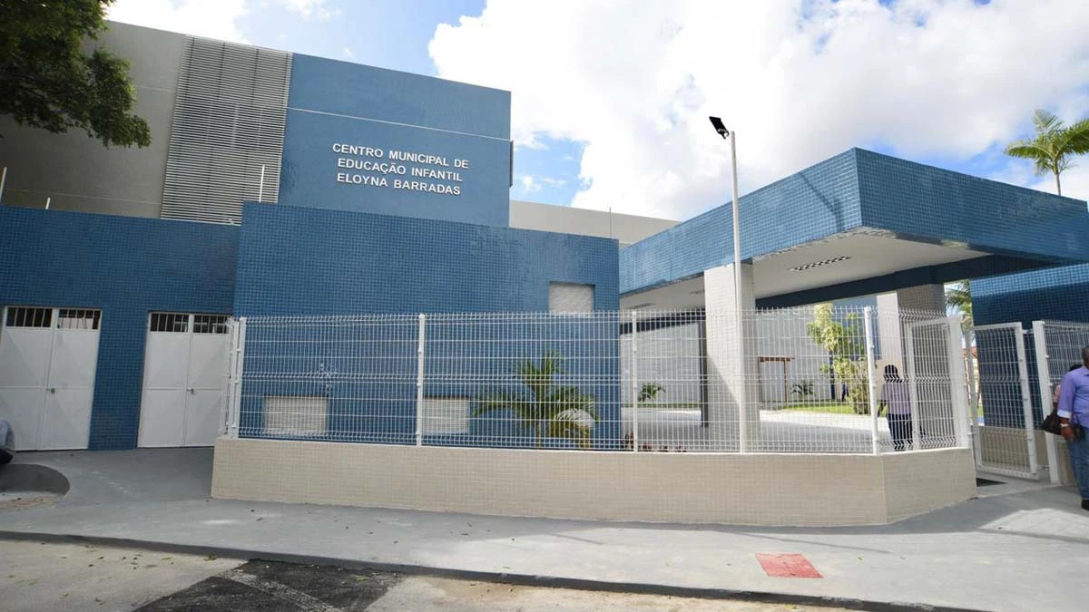 Foi entregue na segunda-feira (27) o novo Centro Municipal de Educação Infantil (Cmei) Eloyna Barradas, na Ribeira. Com isso, Salvador ganha mais uma unidade de ensino completamente reconstruída e um plano para desenvolvimento da região da Península Itapagipana, promovido pela Prefeitura.