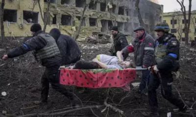 do hospital em Mariupol na quarta-feira passada, a mulher foi vista acariciando seu abdome ensanguentado enquanto os socorristas a levavam