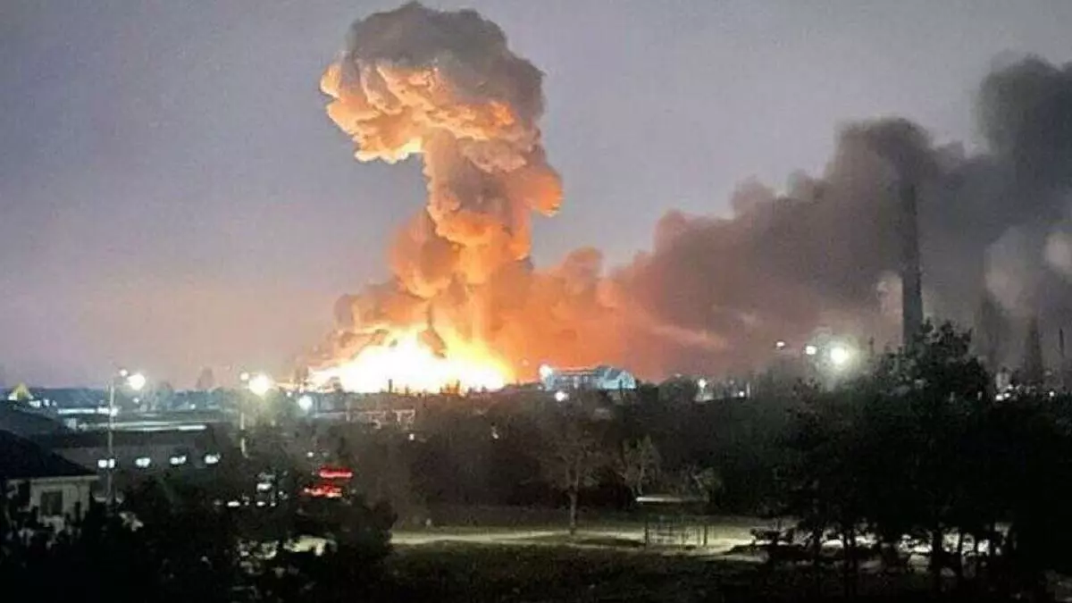 O exército russo afirma ter capturado a cidade de Kherson, no sul da Ucrânia, mas seu prefeito diz que ela ainda está sob controle das forças ucranianas.