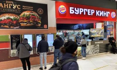 O proprietário do Burger King disse que o operador de suas 800 lojas na Rússia “se recusou” a fechá-las, apesar de sua exigência de