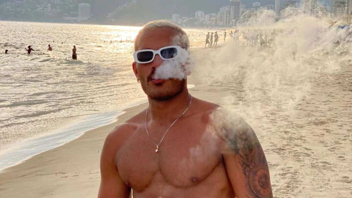 Casos de complicações por uso de cigarro elétrico parecem ter crescido drasticamente. Desta vez, o bancário Allan Douglas, de 30 anos foi a vítima. Natural de Manaus, o homem estava a passeio no carnaval do Rio de Janeiro quando acordou com fortes dores e tosse seca.