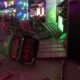 Pai e a filha foram arremessados na noite de sábado (19) de um brinquedo dentro de um parque em um shopping de Lauro de Freitas. Eles caíram de uma distância de cinco metros da estrutura fixa do brinquedo. O homem segue internado em um hospital particular de Salvador.