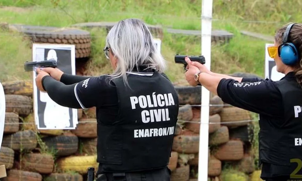 A Câmara dos Deputados aprovou nesta terça-feira (15) o projeto de lei que cria a Política Nacional de Valorização das Mulheres na Área de Segurança Pública. A proposta propõe, entre outras coisas, a reserva para as mulheres de, pelo menos, 20% das vagas oferecidas nos concursos públicos na área de segurança pública.