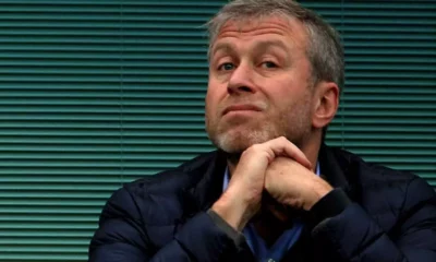 O bilionário russo Roman Abramovich confirmou que colocou o Chelsea à venda e cancelou os empréstimos de 1,5 bilhão de libras (R$ 10,26 bilhões)