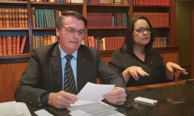 A Policia Federal (PF) abriu inquérito para apurar as declarações dadas pelo presidente Jair Bolsonaro em "live" associando falsamente a vacinação contra Covid-19 com o surgimento da aids.