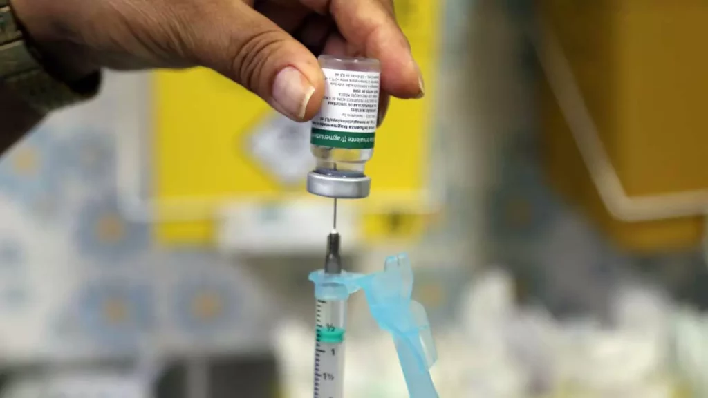 Como ocorreu neste sábado (5), as campanhas de imunização contra Covid-19 e Influenza (gripe) seguem suspensas neste domingo (6) em Salvador.