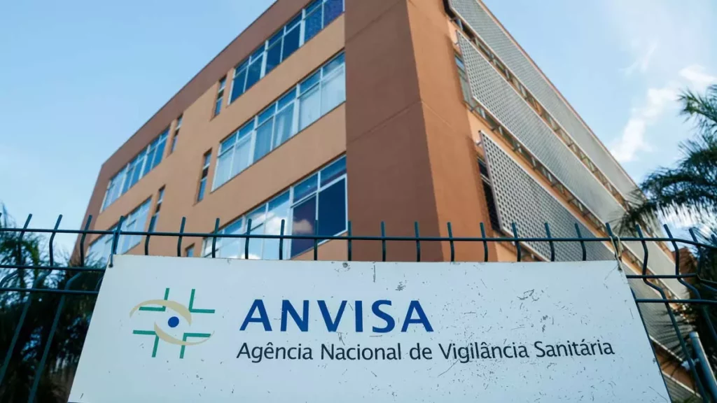 preocupados com o recolhimento voluntário pelos laboratórios farmacêuticos Sanofi Medley e Sandoz de lotes do medicamento genérico losartana.