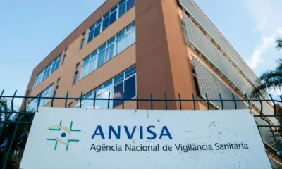 preocupados com o recolhimento voluntário pelos laboratórios farmacêuticos Sanofi Medley e Sandoz de lotes do medicamento genérico losartana.