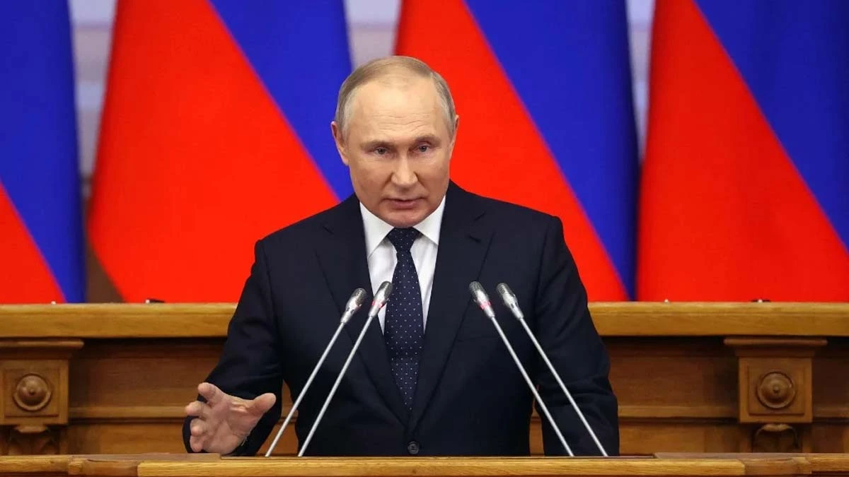 O presidente Vladimir Putin fez um alerta que promoverá uma retaliação 'rápida como um relâmpago' se o Ocidente interferir na guerra
