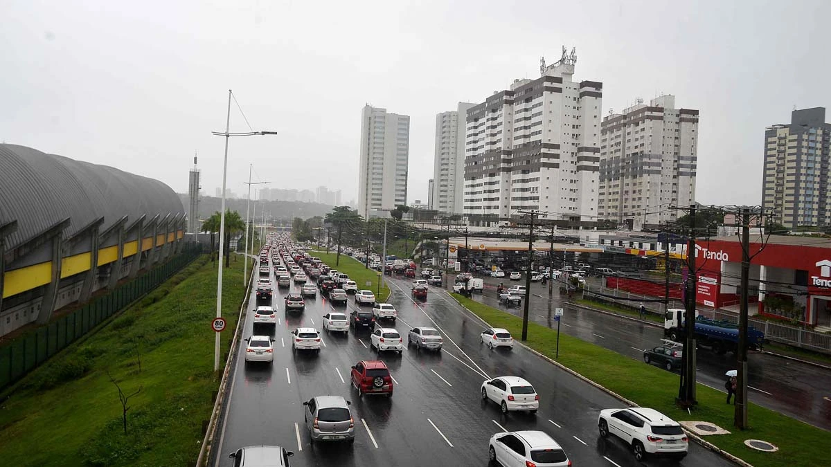 A chuva deve ser intensa e volumosa entre a Bahia, Minas Gerais, Espírito Santo, Tocantins, Goiás, Distrito Federal, e o sul do Maranhão e do