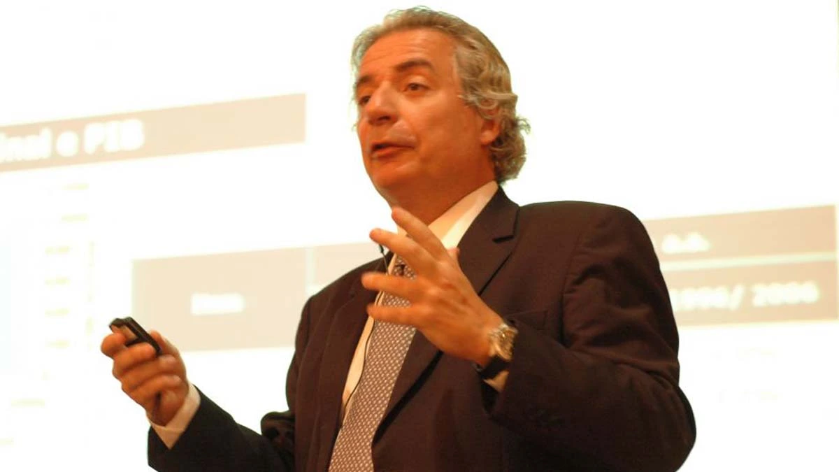 O economista e consultor Adriano Pires comunicou desistiu de ocupar a presidência da Petrobras. Adriano havia sido indicado pelo presidente Jair Bolsonaro para o cargo na semana passada, para substituir o general Joaquim da Silva e Luna.